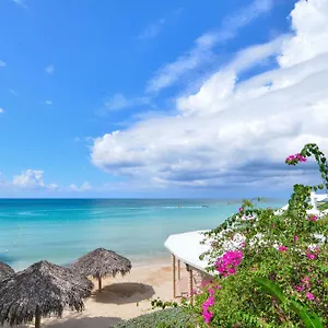 https://beach-house-villas.hotelsmontegobay.org